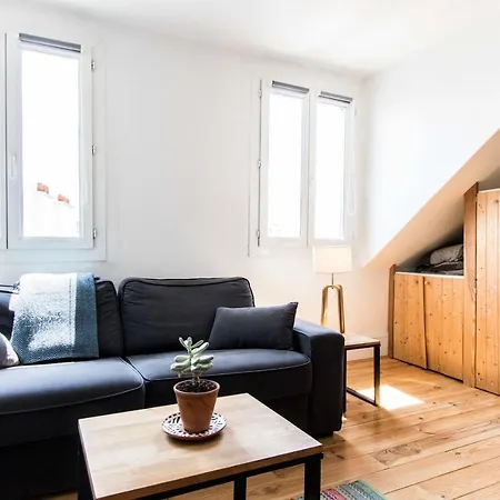 Beautiful & Bright Studio In The Heart Of Paris *
