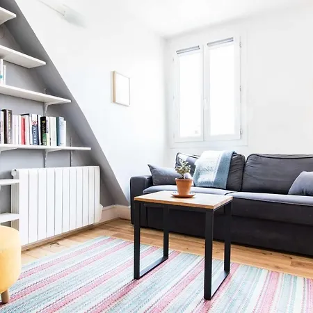 Beautiful & Bright Studio In The Heart Of Paris Apartment