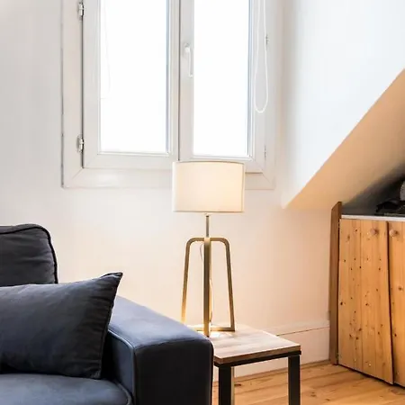 Beautiful & Bright Studio In The Heart Of Paris Apartment